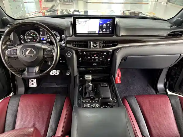 Lexus LX 2019