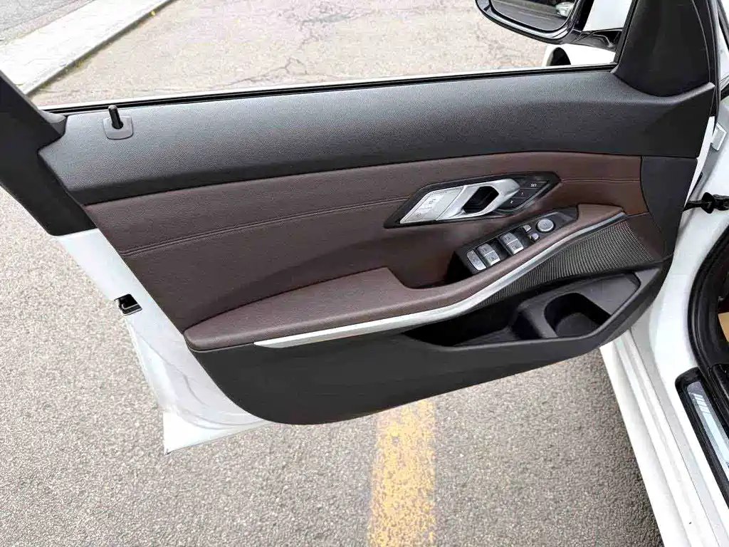 BMW 3 Series 2022 — фото 13