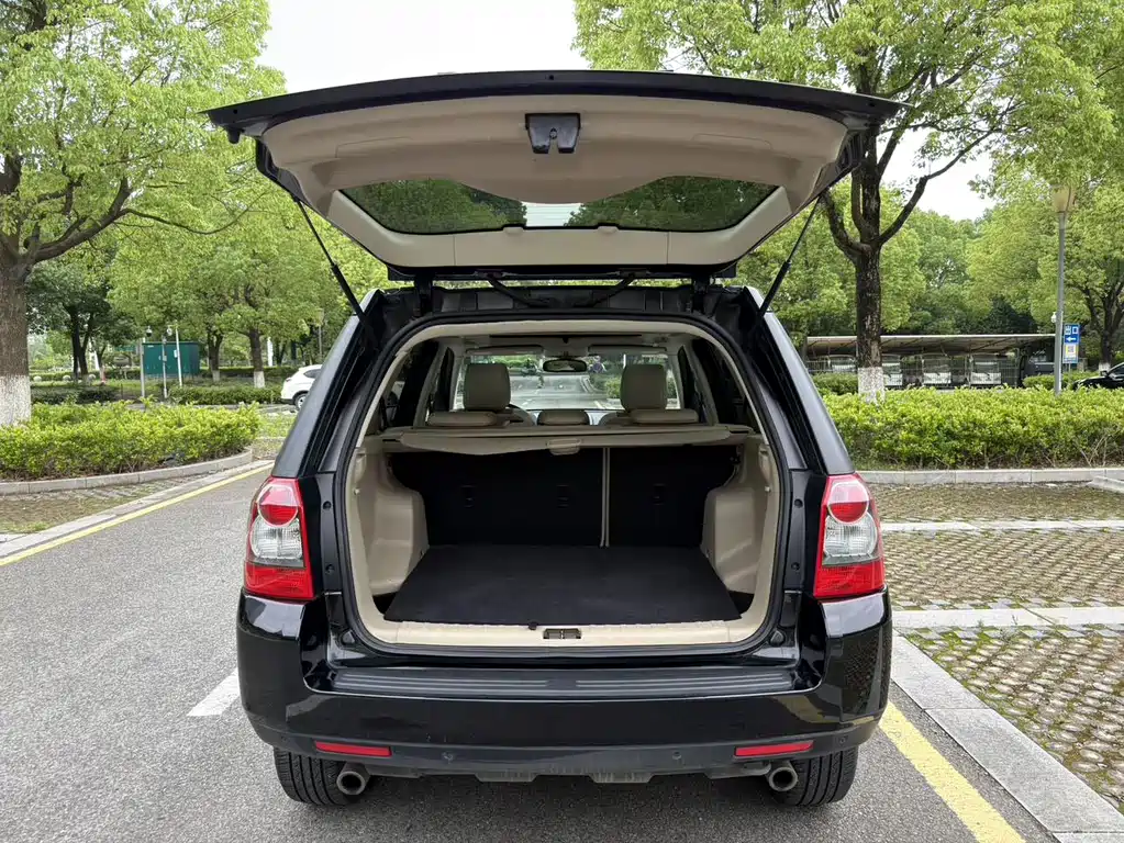 Land Rover Freelander 2 2010 — фото 15