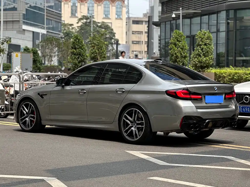 BMW M5 2022 — фото 23