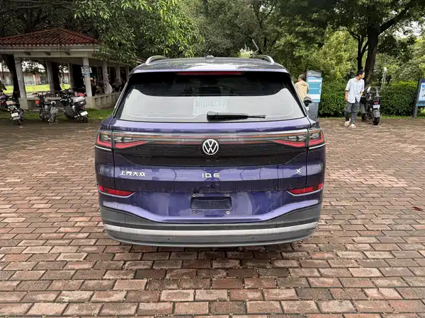 Volkswagen ID.6 2022