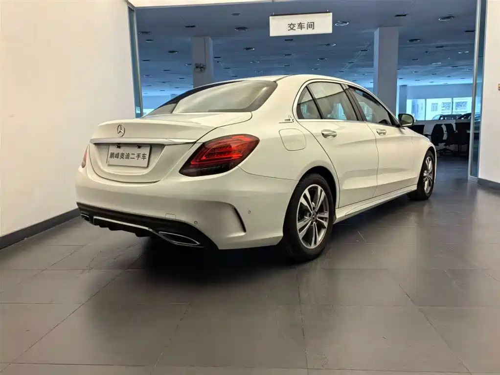 Mercedes-Benz C-Class 2019 — фото 4