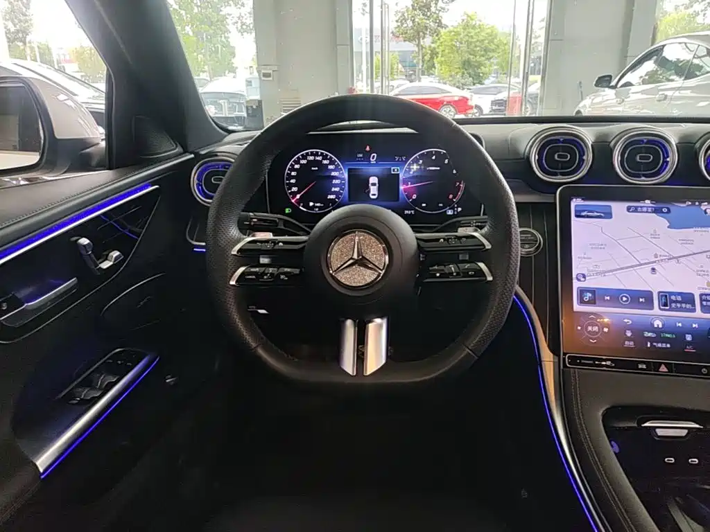 Mercedes-Benz C-Class 2024 — фото 11