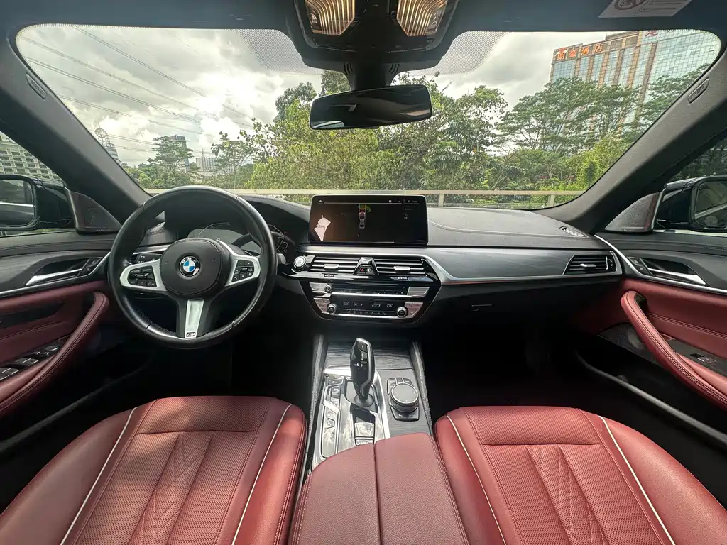 BMW 5 Series New Energy 2021 — фото 8