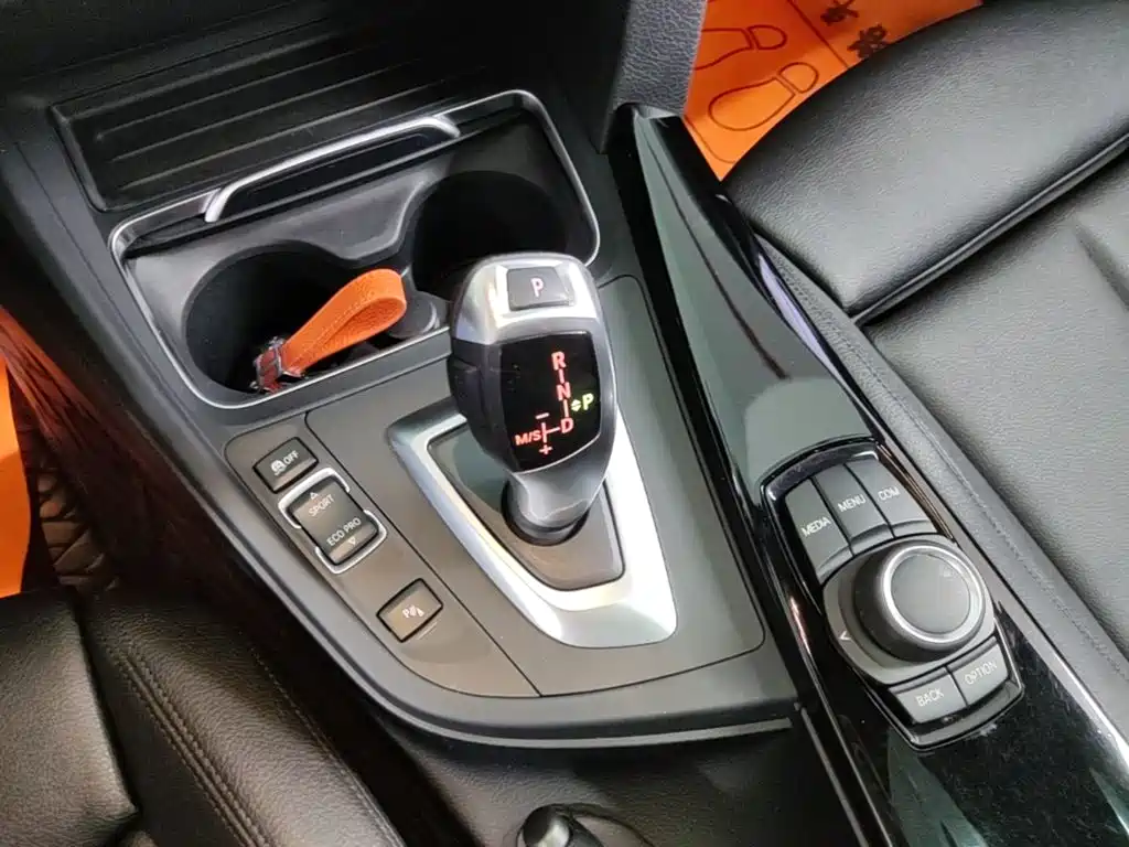 BMW 3 Series GT 2018 — фото 14