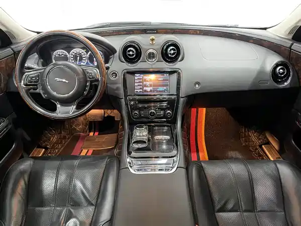 Jaguar XJ 2015