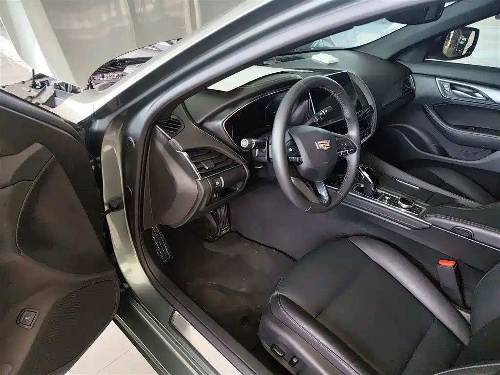 Cadillac CT5 2022 — фото 16