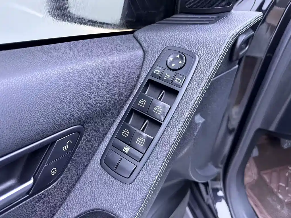 Mercedes-Benz R-Class 2018 — фото 10