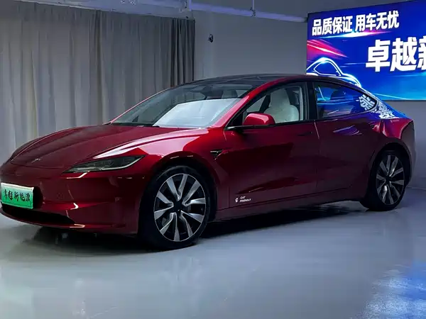 Tesla Model 3 2024
