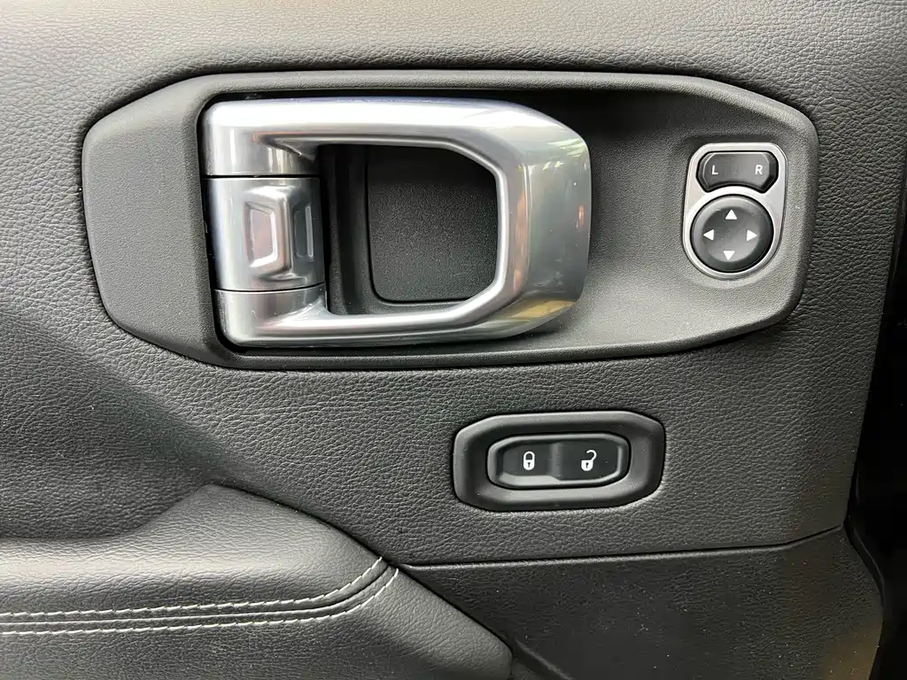 Jeep Wrangler PHEV 2021 — фото 3