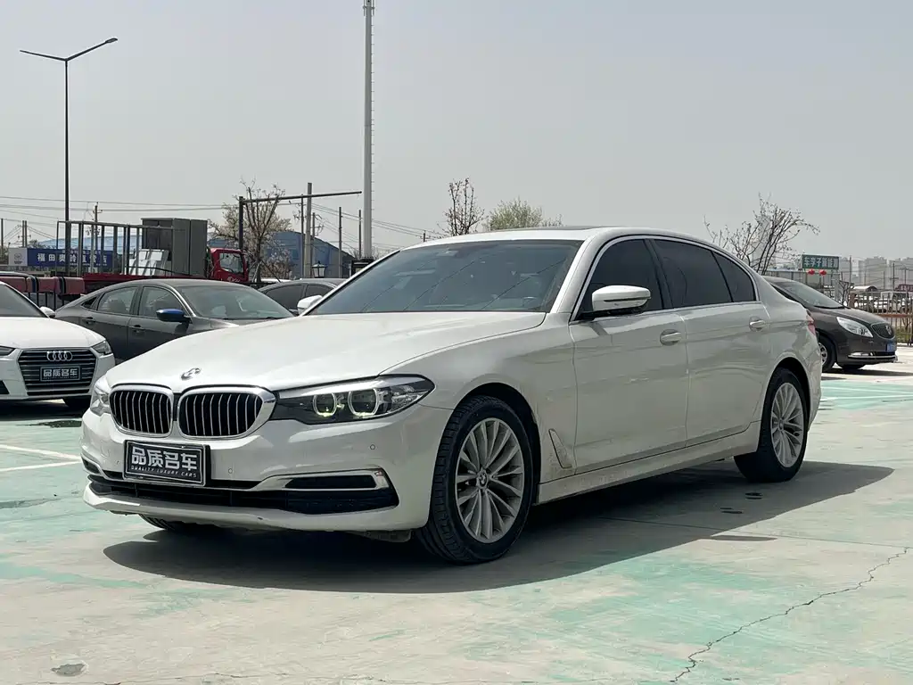 BMW 5 Series 2019 — фото 1