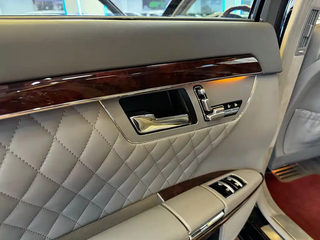 Mercedes-Benz S-Class AMG 2009 — фото 24