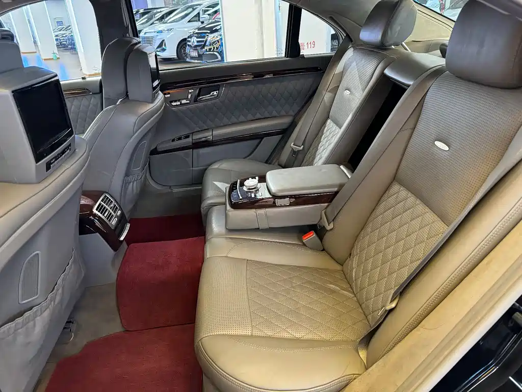 Mercedes-Benz S-Class AMG 2009 — фото 27
