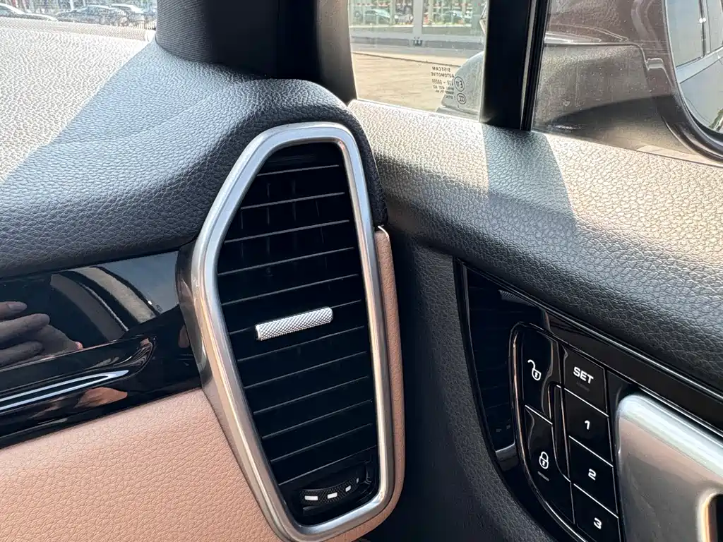Porsche Cayenne 2018 — фото 24