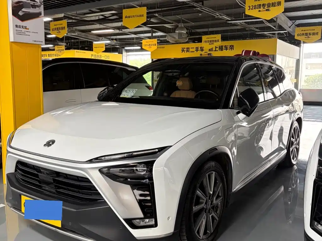 NIO ES8 2021