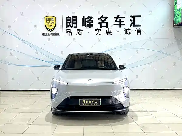 NIO ES8 2023