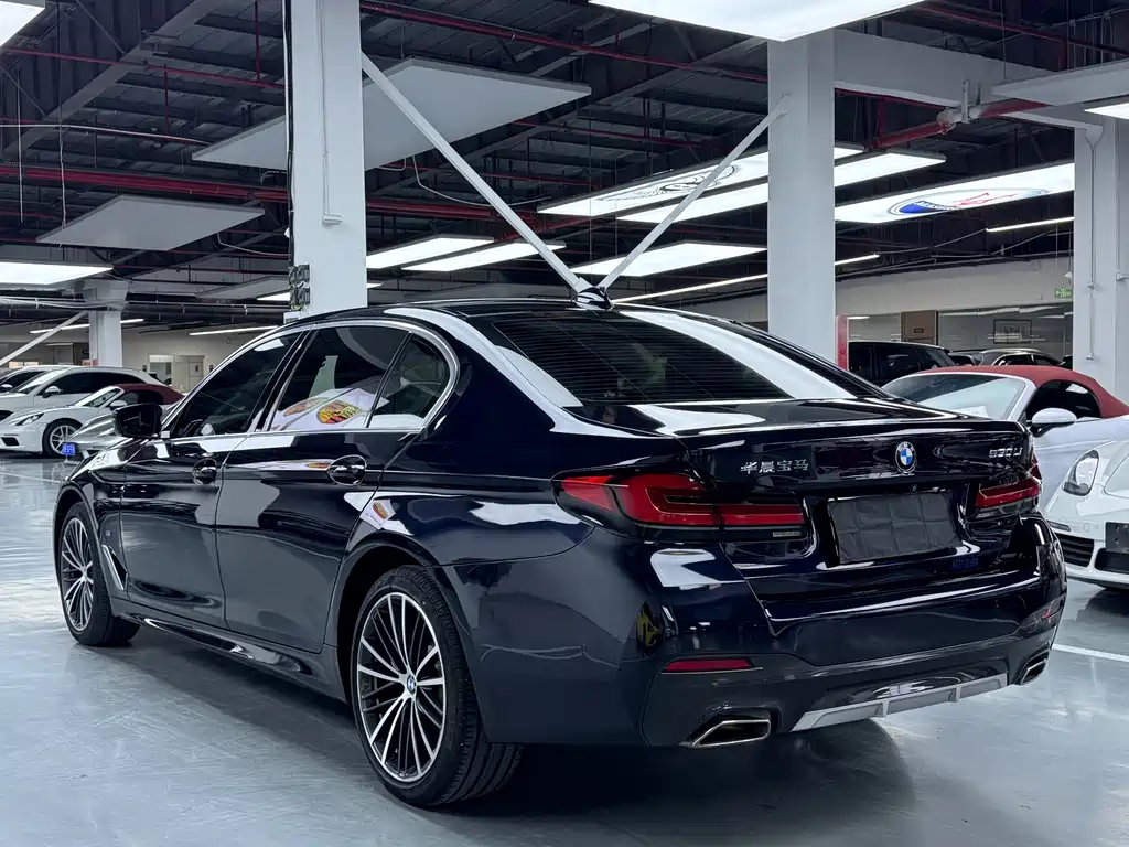 BMW 5 Series 2022 — фото 14