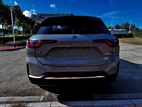 NIO ES6 2021