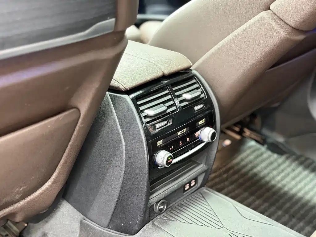 BMW 5 Series 2022 — фото 13