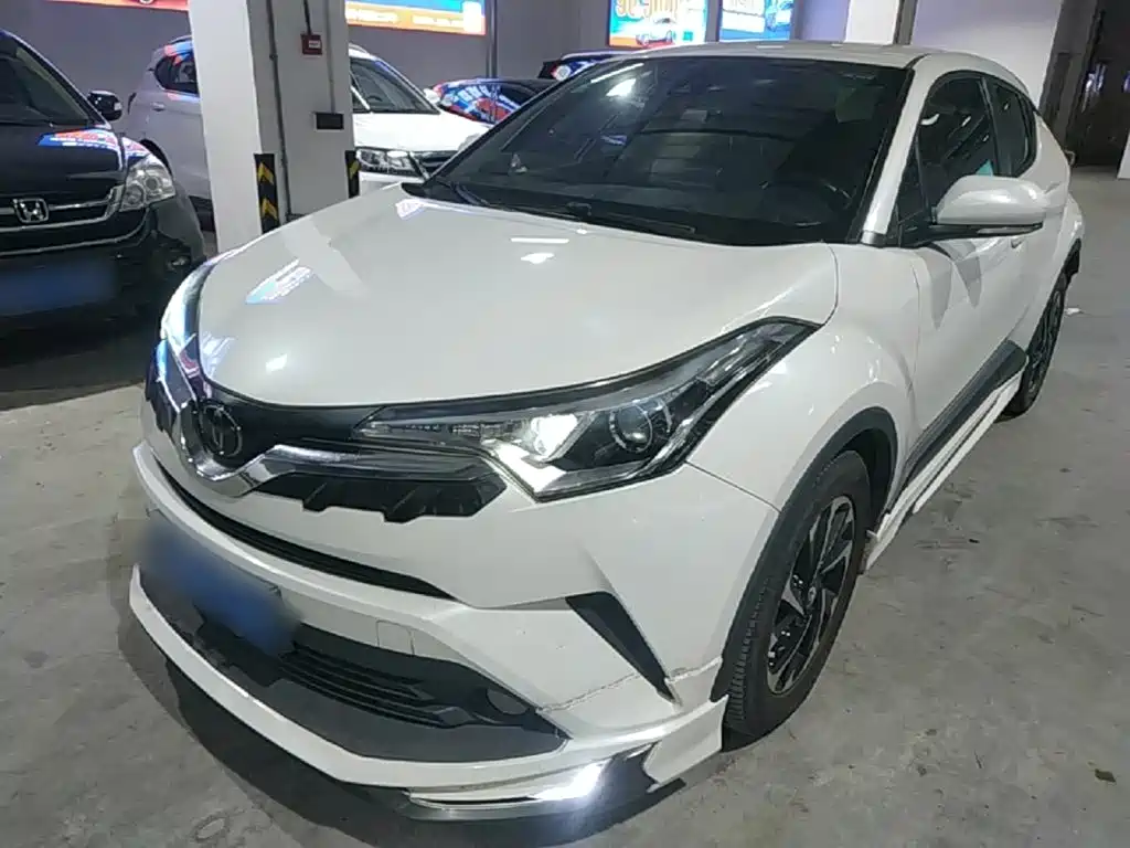 Toyota IZOA 2019 — фото 1