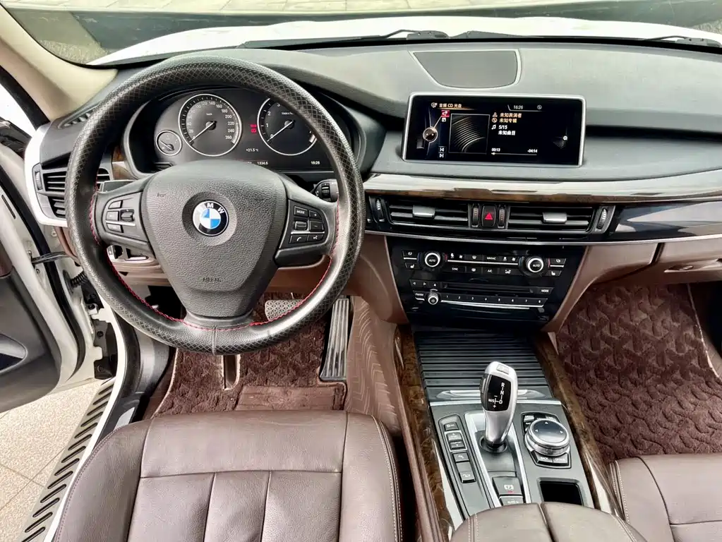 BMW X5 2015 — фото 11
