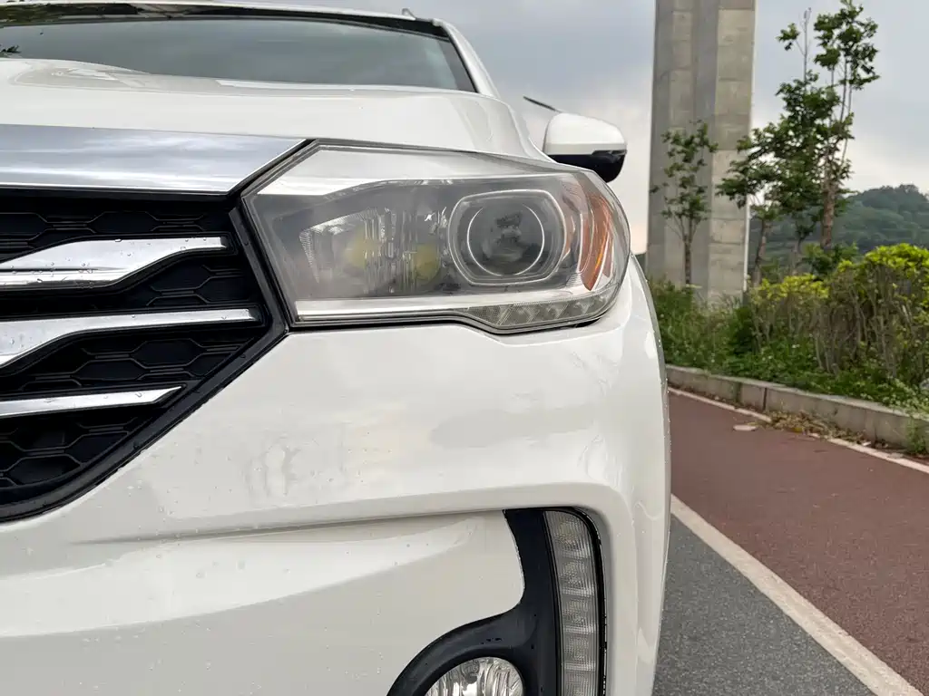 GAC Trumpchi GS4 2017 — фото 16