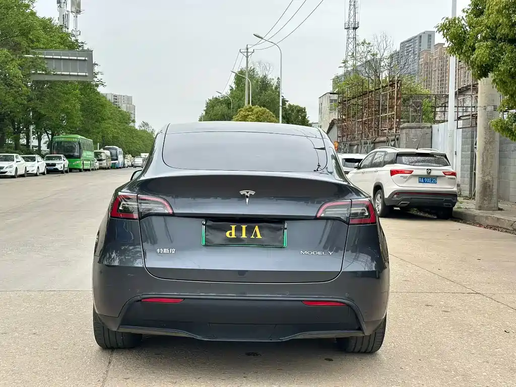 Tesla Model Y 2022 — фото 5