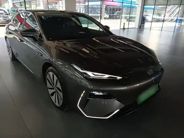 Geely Galaxy E8 2024
