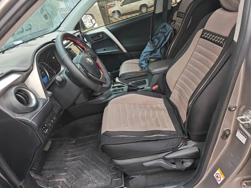 Toyota RAV4 2017 — фото 15