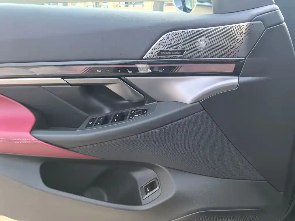 BMW i5 2024