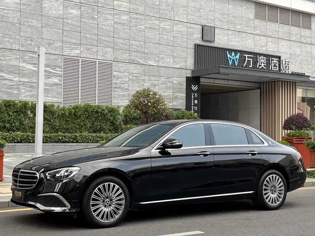 Mercedes-Benz E-Class 2023 — фото 1