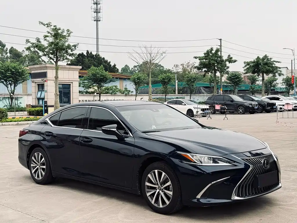 Lexus ES 2019 — фото 3