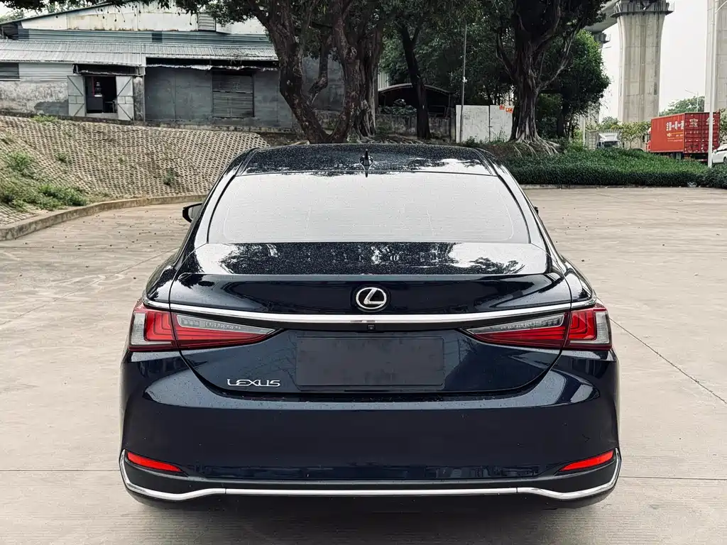 Lexus ES 2019 — фото 5