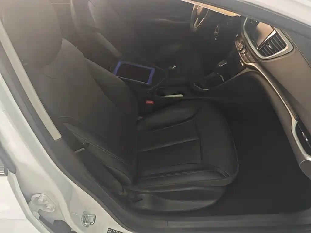 Buick Excelle 2020 — фото 25