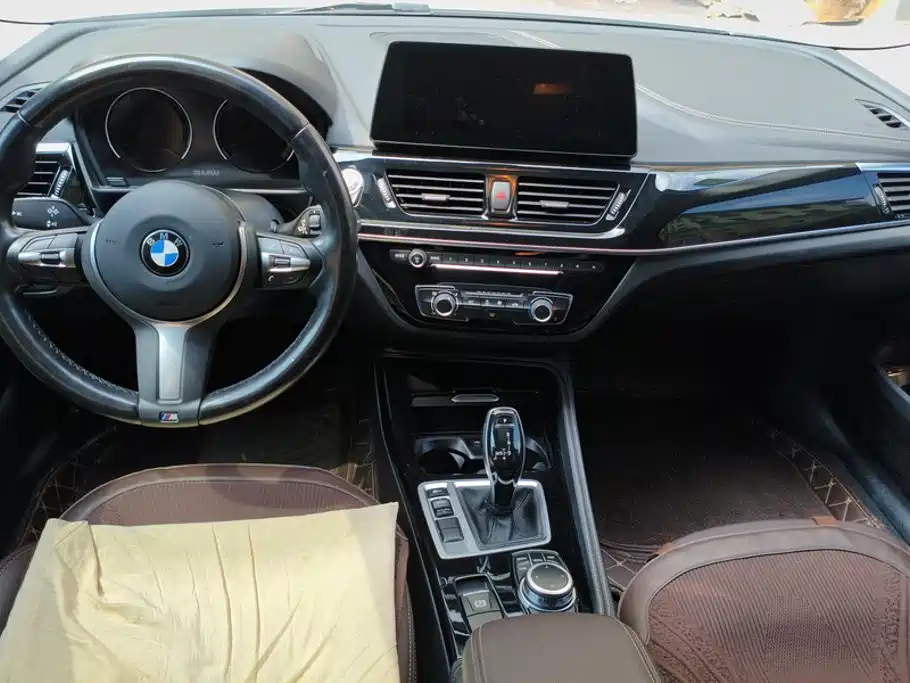 BMW 1 Series 2022 — фото 12