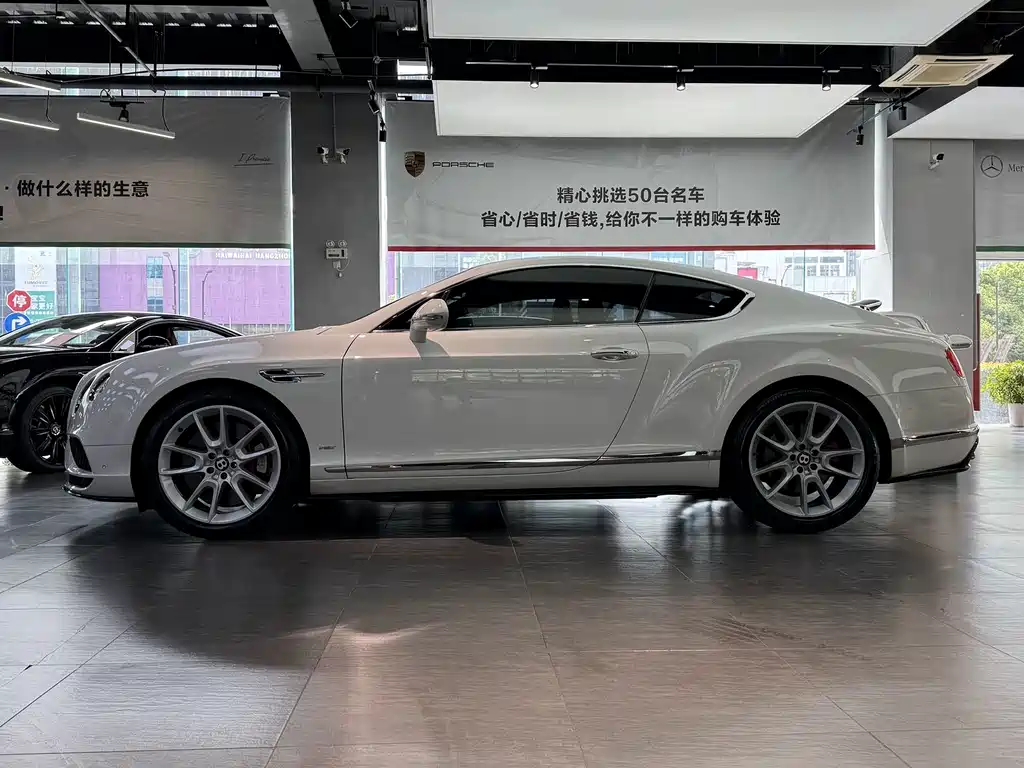 Bentley Continental 2018 — фото 16