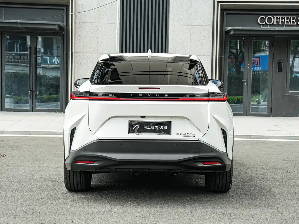 Lexus RZ 2023
