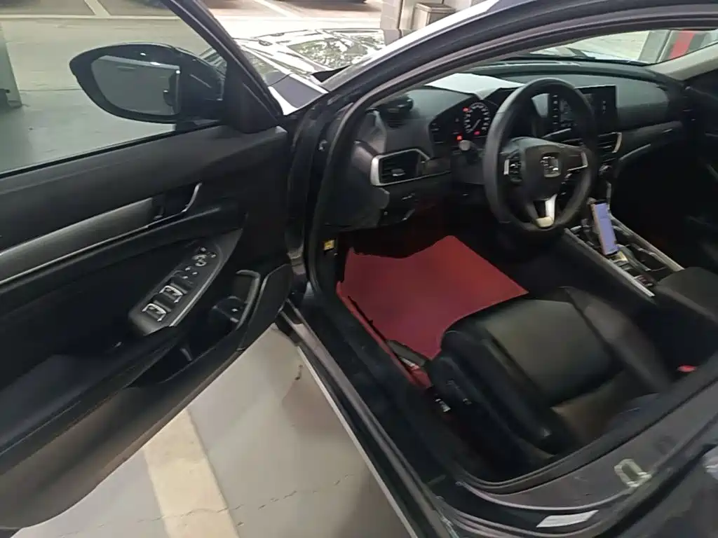 Honda Accord 2022 — фото 16