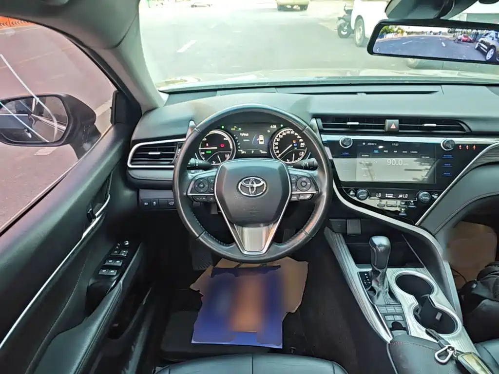 Toyota Camry 2020 — фото 11