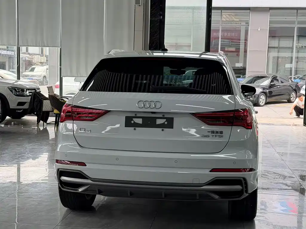 Audi Q3 2022 — фото 11