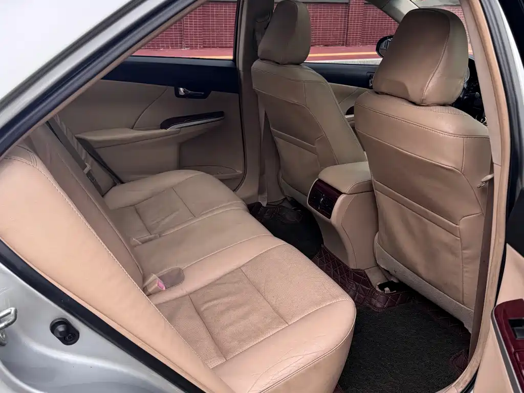 Toyota Camry 2013 — фото 14