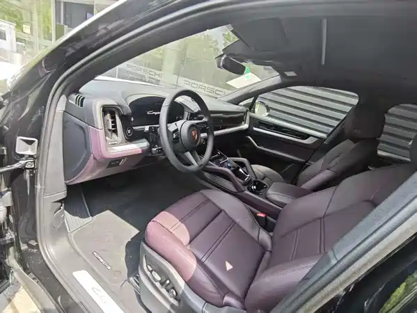 Porsche Cayenne 2025