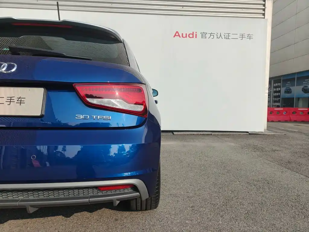 Audi A1 2017 — фото 18
