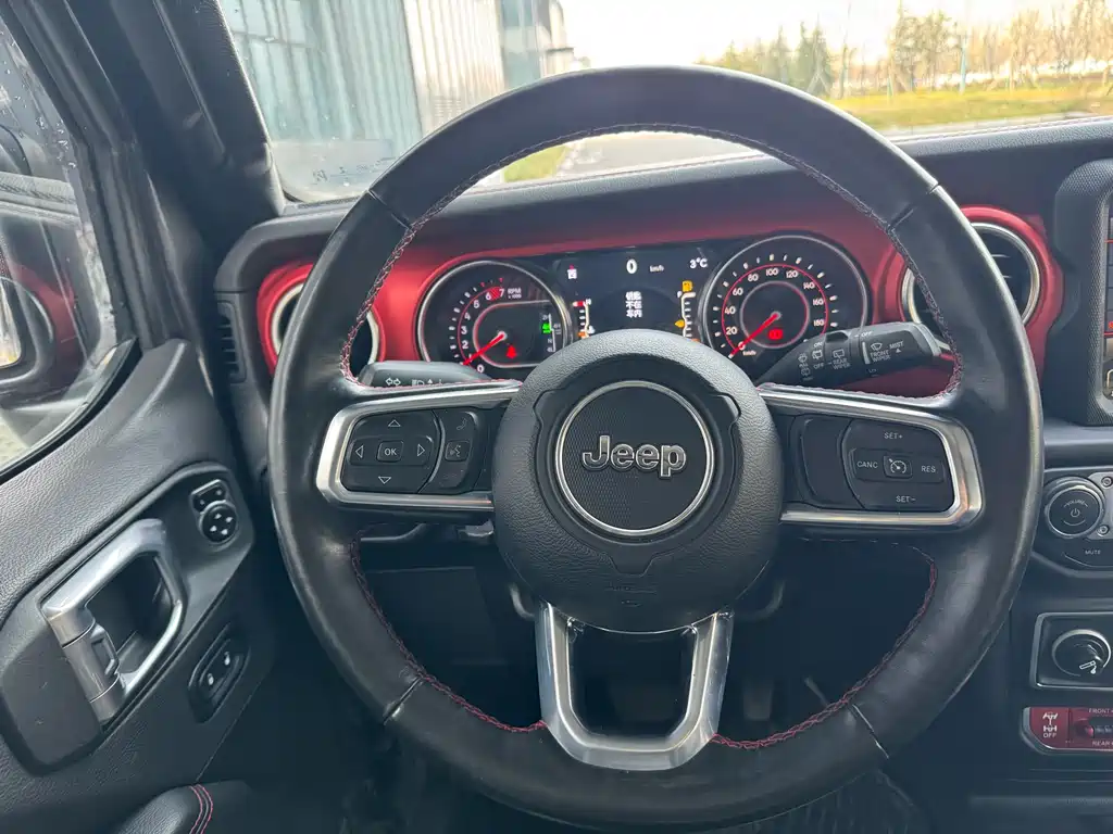 Jeep Wrangler 2021 — фото 17