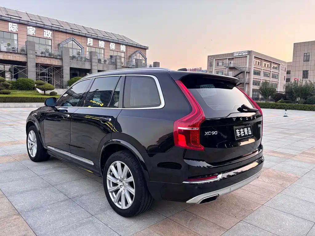 Volvo XC90 2019 — фото 8