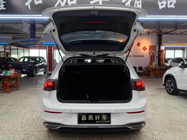 Volkswagen Golf 2022