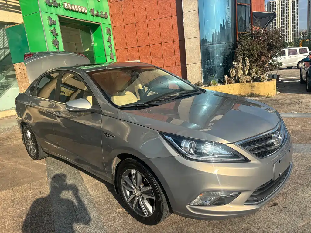 Changan Eado 2016 — фото 9