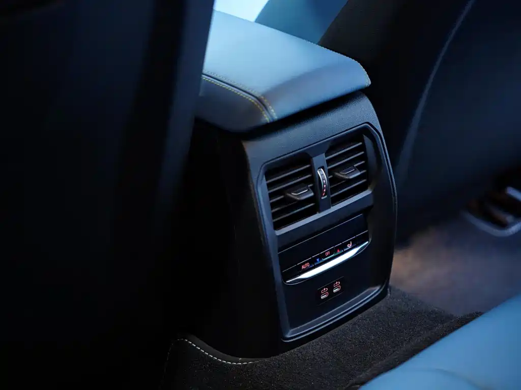 BMW M3 2021 — фото 18