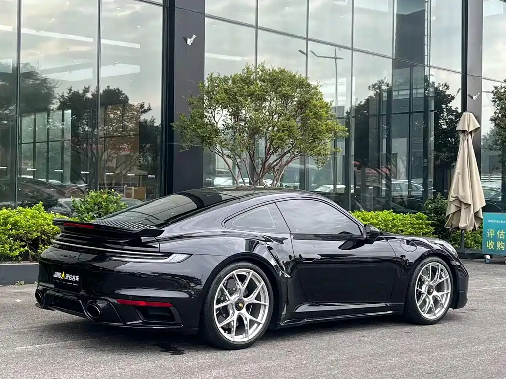 Porsche 911 2022 — фото 12