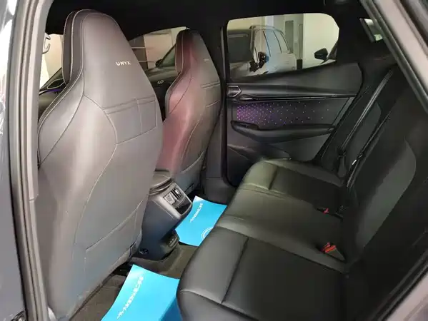 Volkswagen Distinctive 06 2025